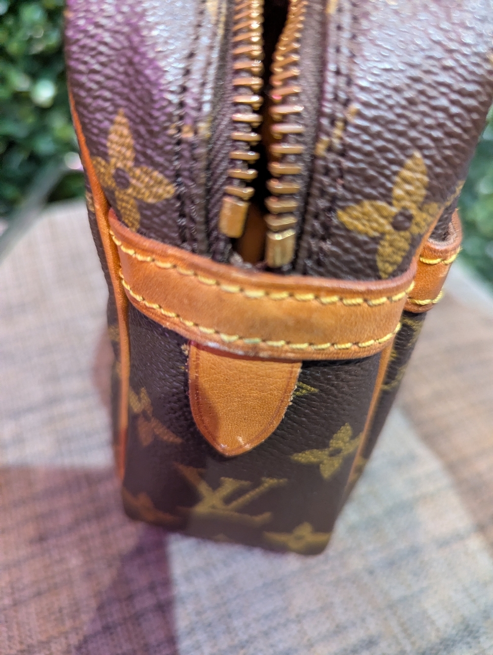 Louis Vuitton Compiegne 23 Monogram 100% Authentic - Picture 3 of 9